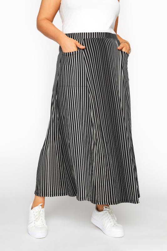 Curve Black Printed Pocket Skirt 2
