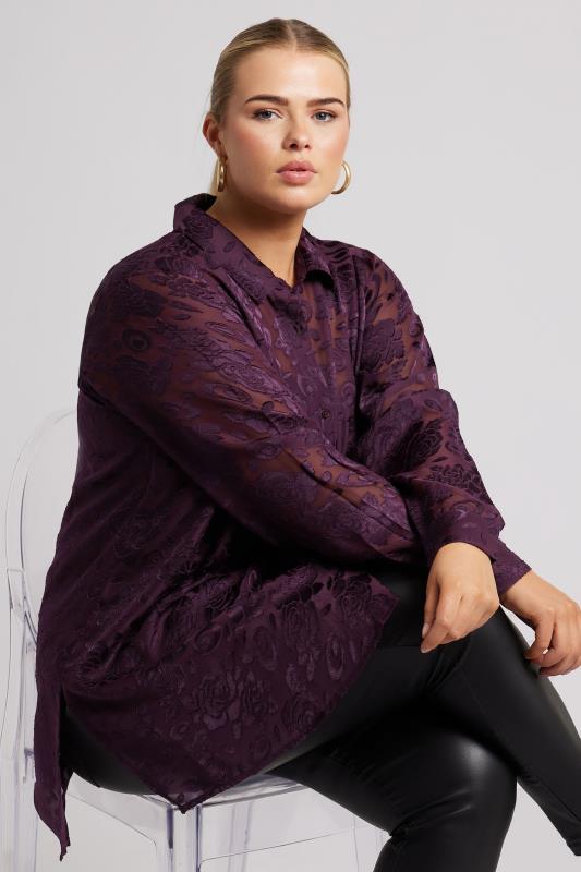  Grande Taille YOURS LONDON Curve Burgundy Burnout Floral Shirt