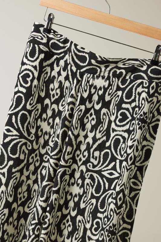 EVANS Plus Size Black & White Abstract Print Wide Leg Trousers | Evans 9