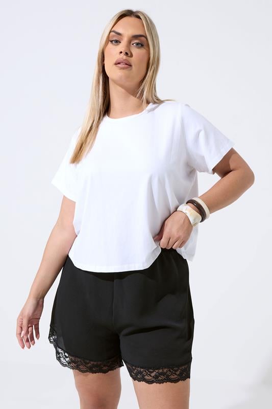  Limited Collection Shorts in Schwarz mit Spitzensaum