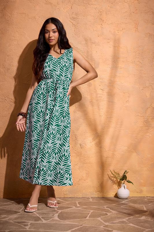  M&Co Petite vestido maxi de algodón verde con estampado de hojas