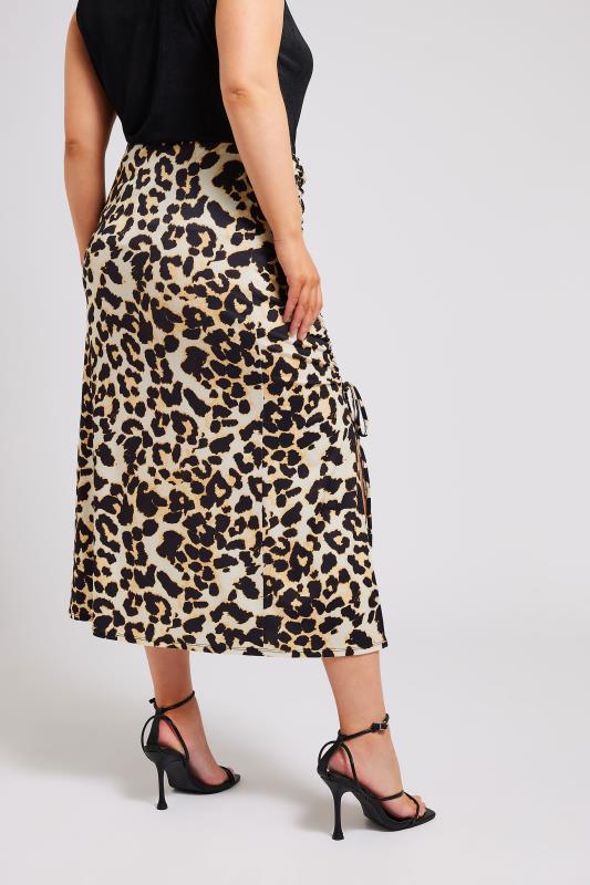 YOURS LONDON Plus Size Brown Leopard Print Ruched Midaxi Skirt | Yours Clothing 4