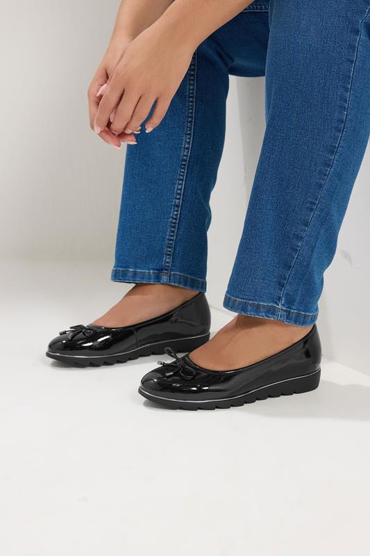  Bailarinas negras de charol con ajuste ancho en E 