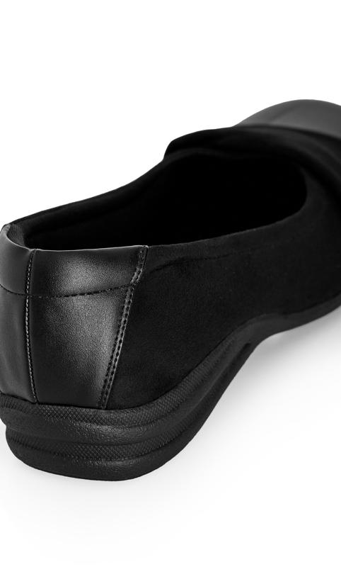 Daisy Black Flat Shoe  7
