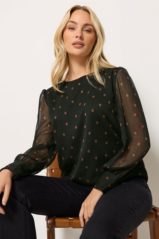  M&Co zwarte chiffon blouse met lange mouwen en stippenprint