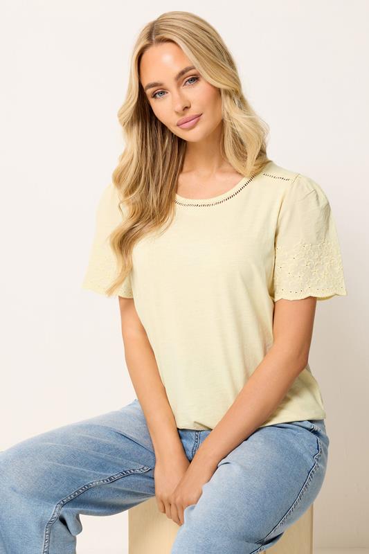  M&Co T-shirt en coton brodé jaune 