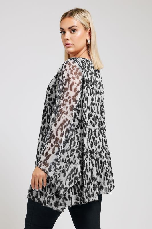 YOURS LONDON Plus Size Grey Leopard Print Asymmetrical Blouse | Yours Clothing 3