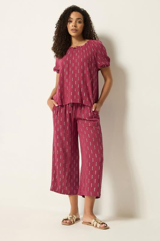  M&Co pantalones capri rojo frambuesa con brillo