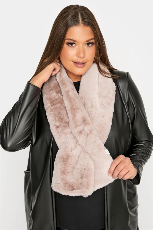 Plus Size  Pink Faux Fur Scarf