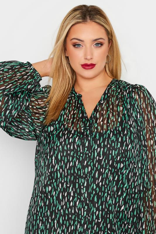 YOURS LONDON Plus Size Green Animal Print Blouse | Yours Clothing 4
