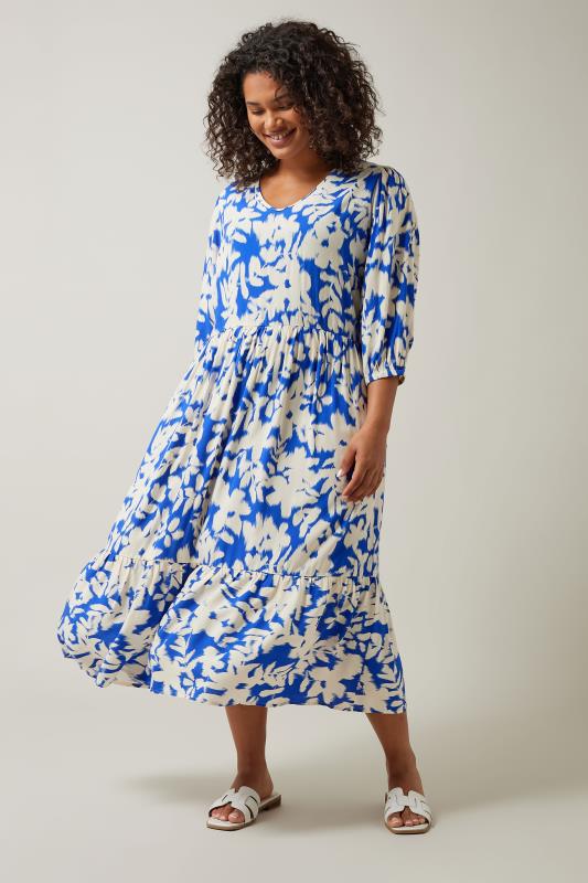 EVANS Plus Size Blue Floral Blur Print Midi Dress | Evans 2