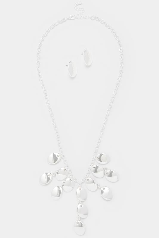  Conjunto de collar oval en tono plateado y pendientes