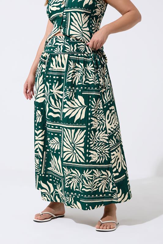 LIMITED COLLECTION Plus Size Black Abstract Palm Print Skirt | Yours Clothing 1