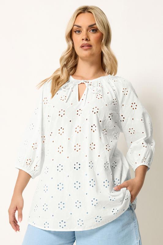  YOURS top blanco floral con bordados con calados