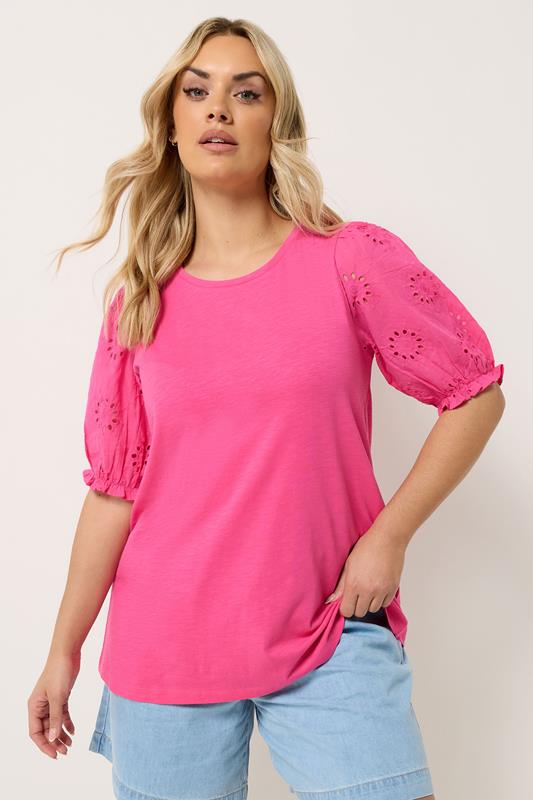  YOURS Roze T-shirt met broderie anglaise