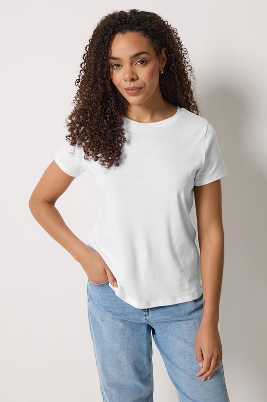  M&Co camiseta blanca con escote redondo