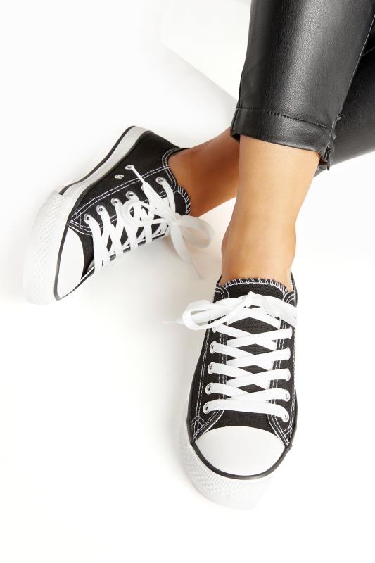  Tallas Grandes Black Canvas Low Trainers In Wide E Fit