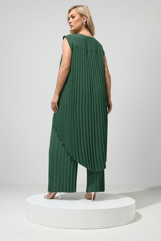 YOURS LONDON Plus Size Green Pleated Set | Yours Clothing 1