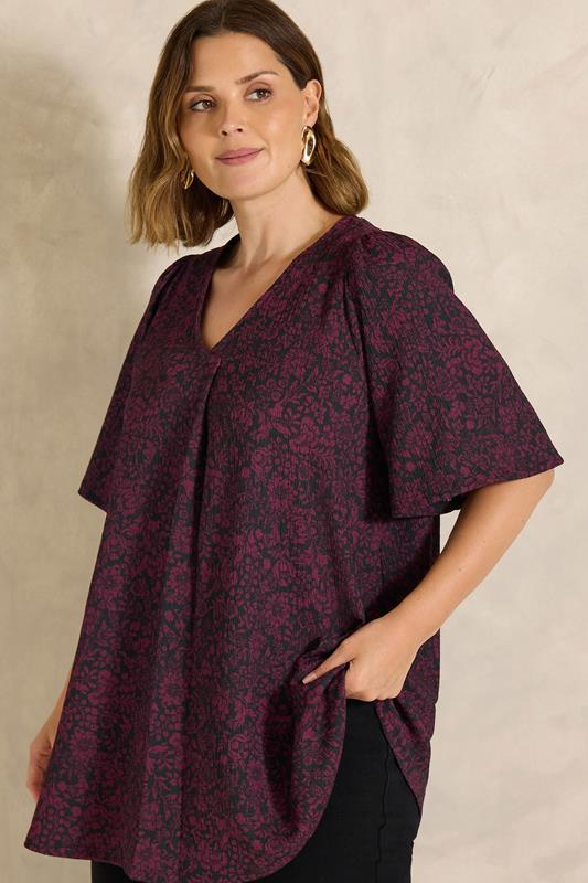 EVANS Plus Size Black & Red Ditsy Floral Top | Evans 1