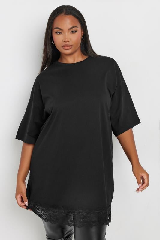 Yours Oversized T Shirt Kleid in Schwarz mit Spitzensaum in groBen GroBen Yours Clothing