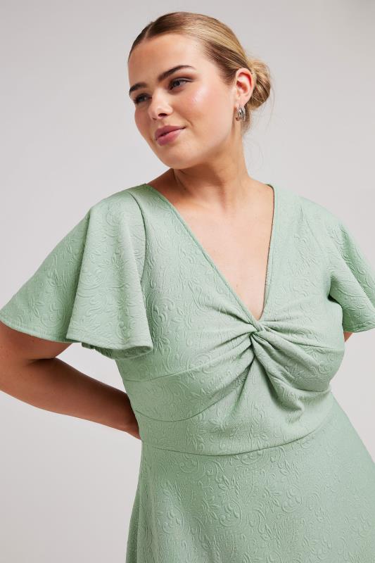 YOURS LONDON Plus Size Green Dipped Hemline Jacquard Dress | Yours Clothing 2
