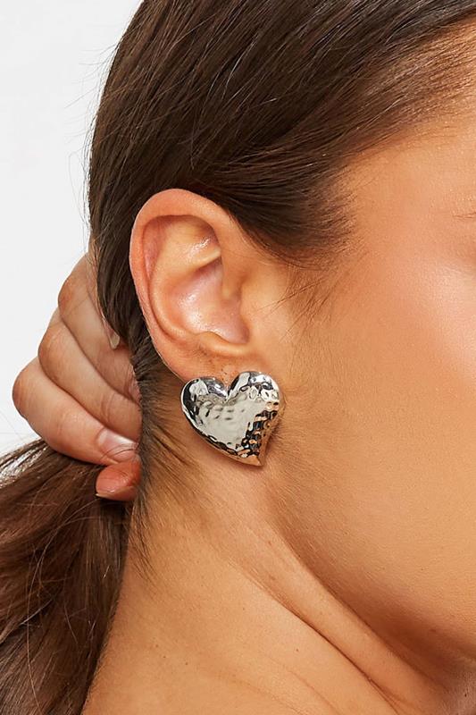 Plus Size  Silver Textured Heart Stud Earrings
