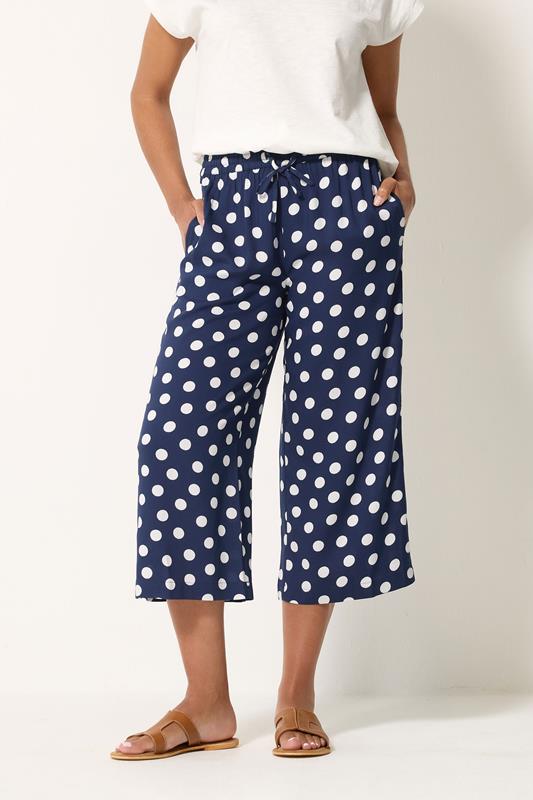  M&Co pantalones capri de lunares azul marino