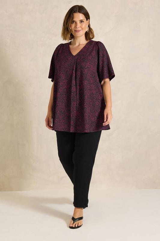 EVANS Plus Size Black & Red Ditsy Floral Top | Evans 1