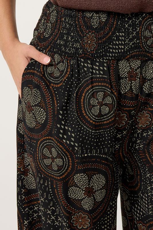 YOURS Plus Size Black Abstract Floral Balloon Trousers | Yours Clothing 4