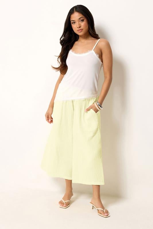  PixieGirl Petite pantalones anchos cortos de algodón muselina color amarillo limón
