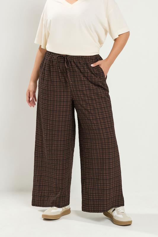 Yours Women's Plus Size Chocolate Brown Gingham Wide Leg Texture Trousers Size Short 26-28