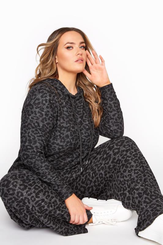 Plus Size  Black Animal Print Hoodie
