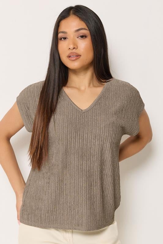 M&Co Petite Mocha Brown Crinkle V-Neck T-Shirt