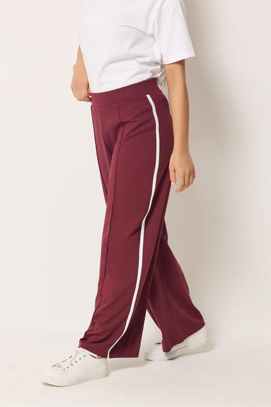  M&Co Petite Hose in Beerenrot mit Biesen und Seitenstreifen