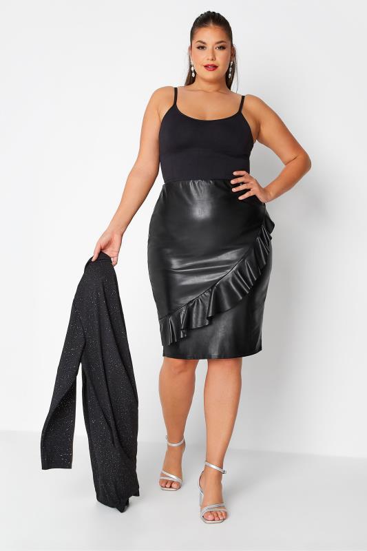  Grande Taille YOURS LONDON Curve Black Stretch Ruffle Faux Leather Skirt