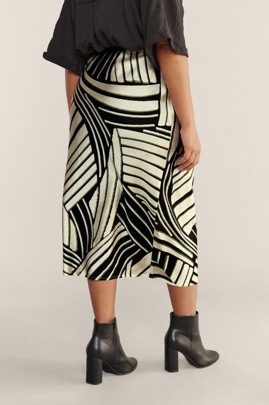 EVANS Plus Size Black & Ivory White Linear Print Midi Satin Skirt  3