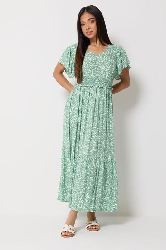  M&Co Petite vestido largo con estampado floral verde y cintura con frunces
