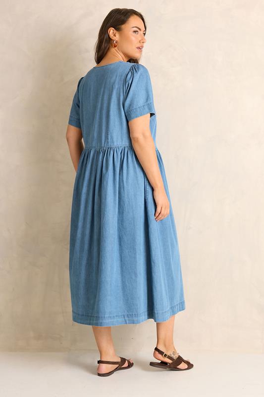 EVANS Plus Size Lightwash Blue Cotton Denim Dress | Evans  2
