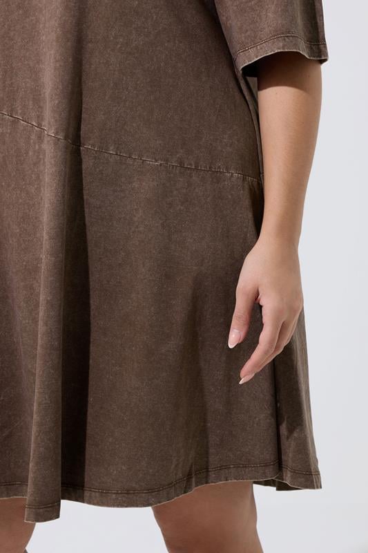 LIMITED COLLECTION Plus Size Chocolate Brown Acid Wash Dress | Yours Clothing 4