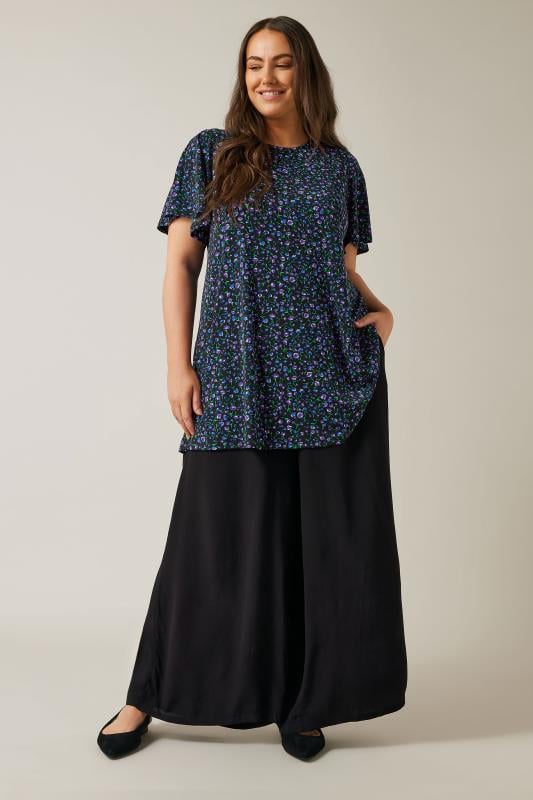 EVANS Plus Size Navy Blue Ditsy Floral Angel Sleeve Top | Evans 3