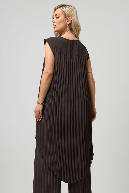 YOURS LONDON Plus Size Chocolate Brown Pleated Top | Yours Clothing 2