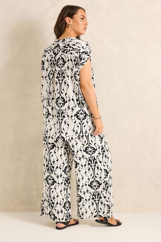 EVANS Plus Size Set White Abstract Print Blouse & Trouser | Evans 2