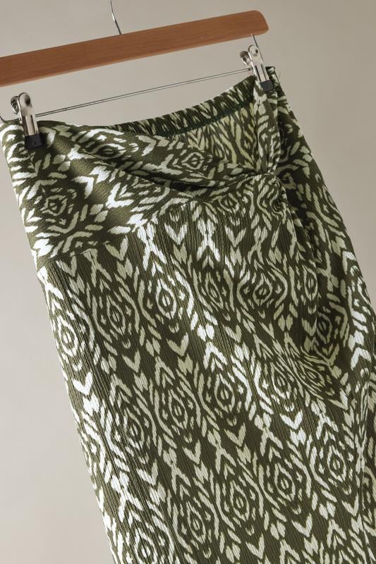 EVANS Plus Size Olive Green Ikat Print Crinkle Midi Skirt | Evans 10