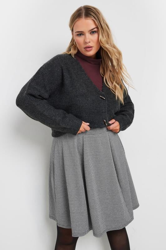 YOURS LONDON Plus Size Grey Dogtooth Print Pleat Skirt | Yours Clothing  1