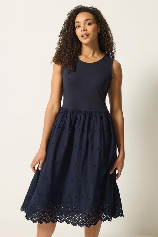  M&Co vestido bordado sin mangas azul marino