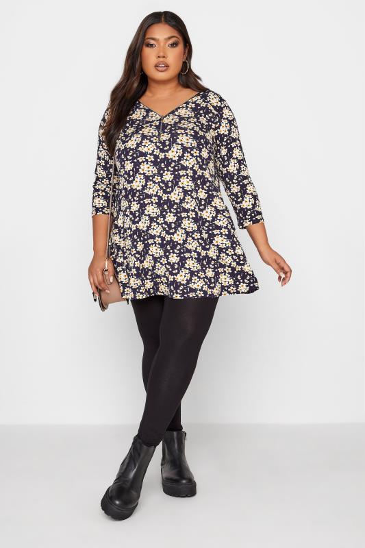  dla puszystych Navy Floral Zip Front Top