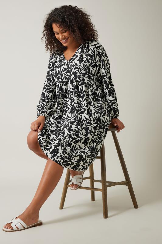 EVANS Plus Size Black Floral Print Crinkle Midi Dress | Evans 2
