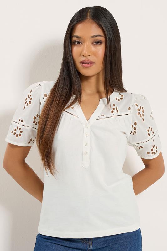  M&Co Petite T-shirt ivoire brodé de fleurs
