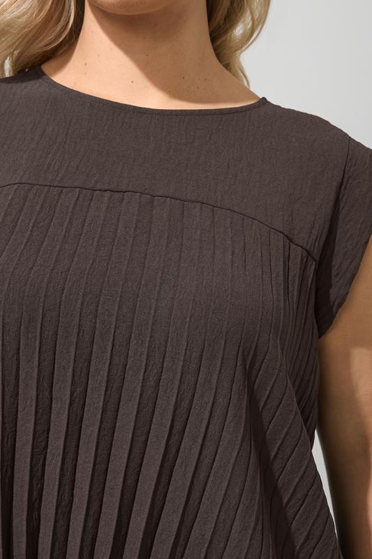 YOURS LONDON Plus Size Chocolate Brown Pleated Top | Yours Clothing 4