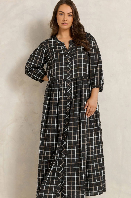 EVANS Plus Size Black Check Tiered Maxi Dress
